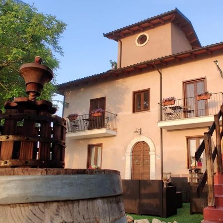 "Il Casaletto" Agriturismo Moderno, Vista Panoramica E Cibo Spettacolare- Scurcola Marsicana מראה חיצוני תמונה