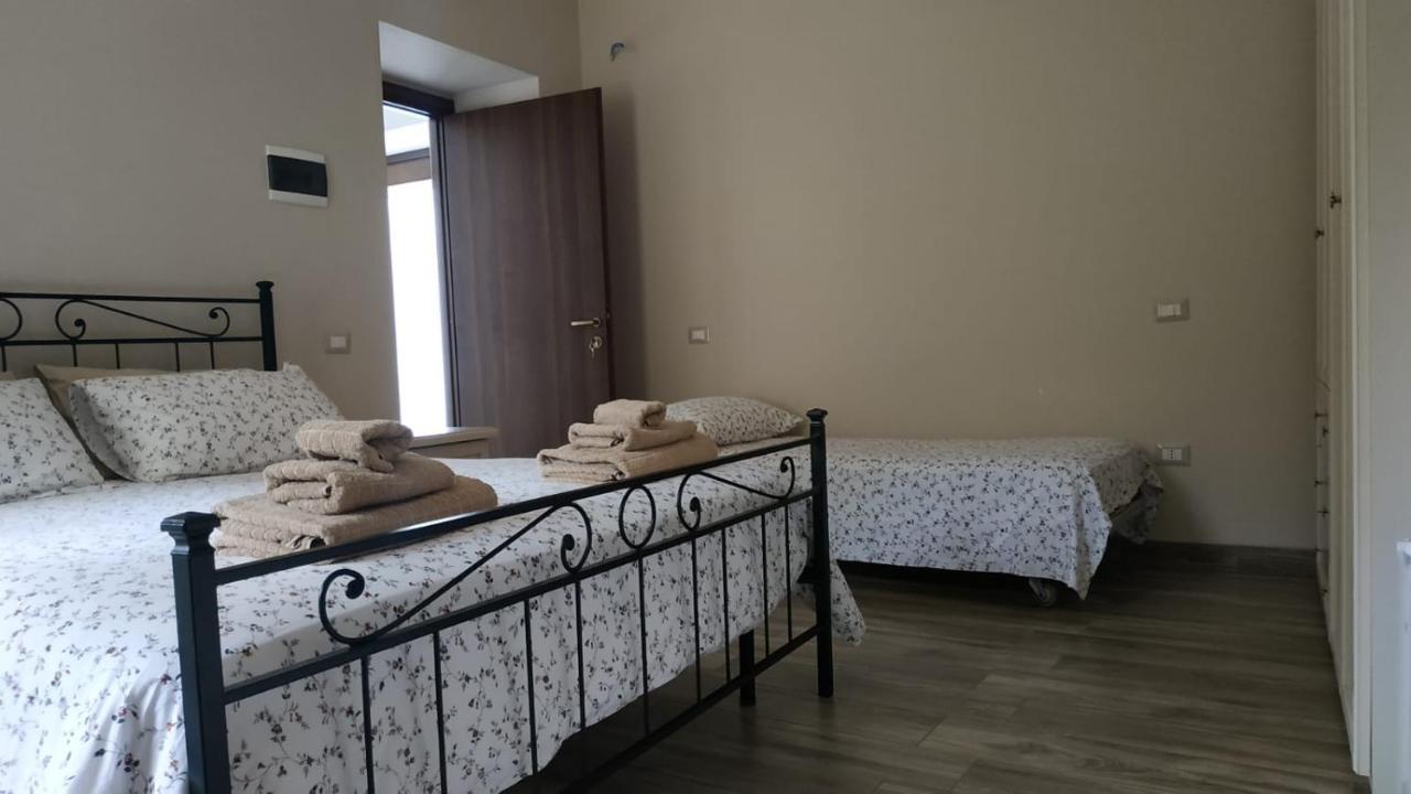 "Il Casaletto" Agriturismo Moderno, Vista Panoramica E Cibo Spettacolare- Scurcola Marsicana מראה חיצוני תמונה