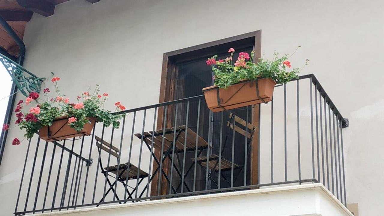 "Il Casaletto" Agriturismo Moderno, Vista Panoramica E Cibo Spettacolare- Scurcola Marsicana מראה חיצוני תמונה