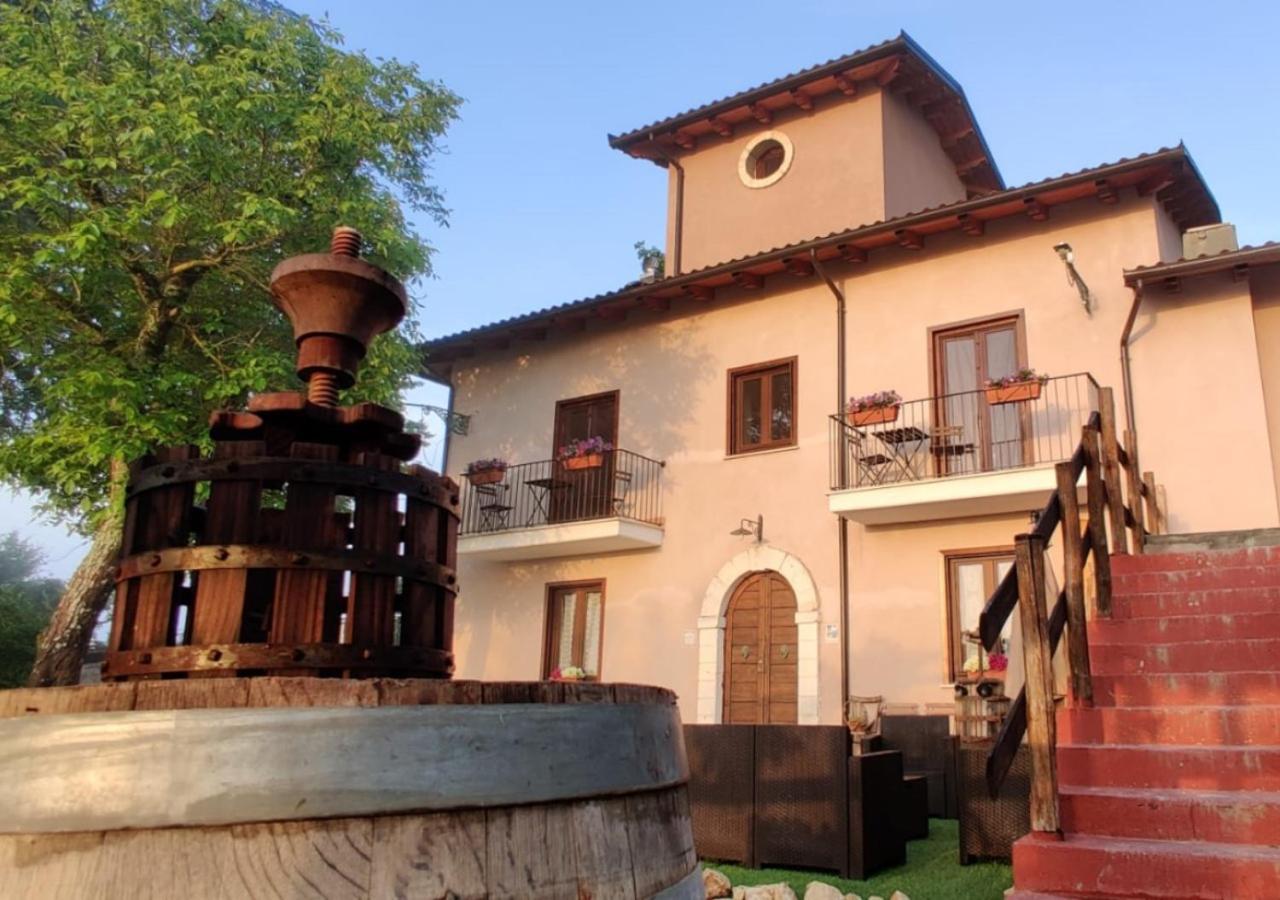 "Il Casaletto" Agriturismo Moderno, Vista Panoramica E Cibo Spettacolare- Scurcola Marsicana מראה חיצוני תמונה