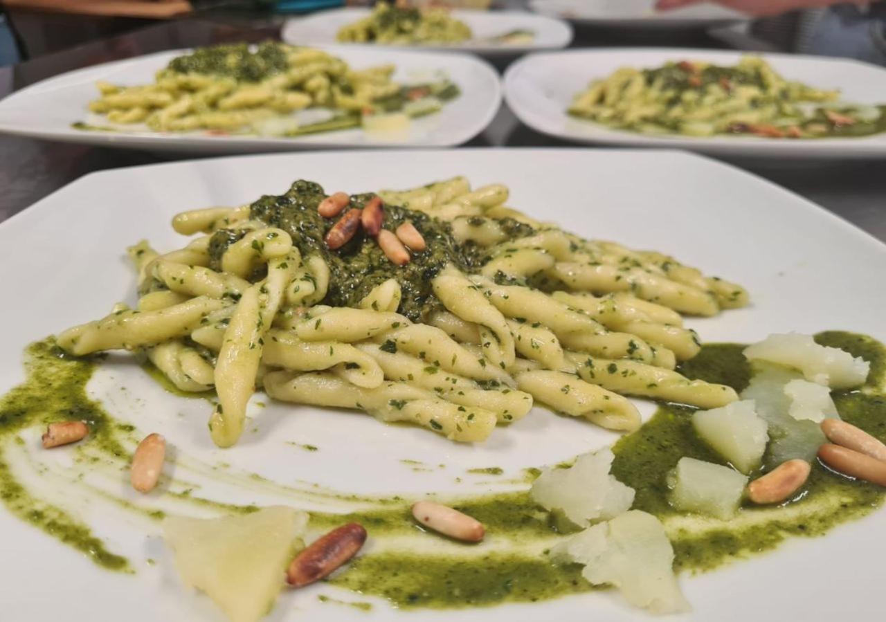 "Il Casaletto" Agriturismo Moderno, Vista Panoramica E Cibo Spettacolare- Scurcola Marsicana מראה חיצוני תמונה