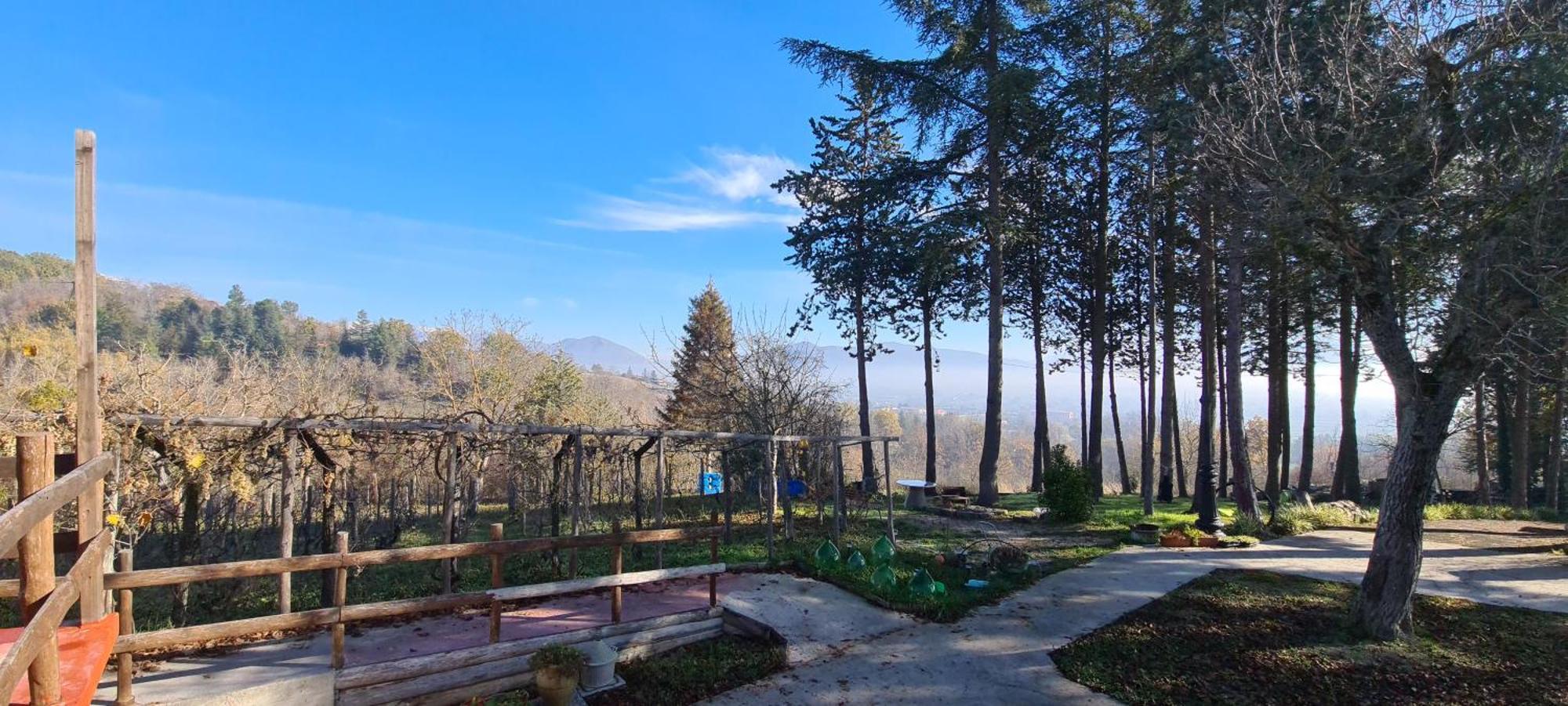 "Il Casaletto" Agriturismo Moderno, Vista Panoramica E Cibo Spettacolare- Scurcola Marsicana מראה חיצוני תמונה